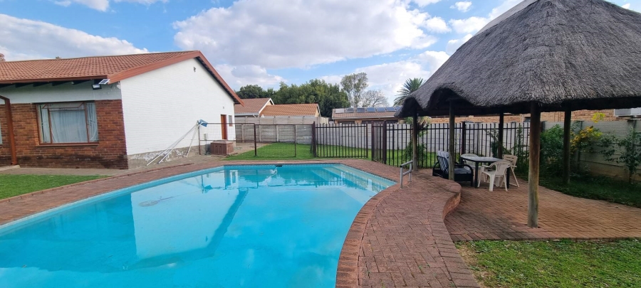 3 Bedroom Property for Sale in Langenhovenpark Free State